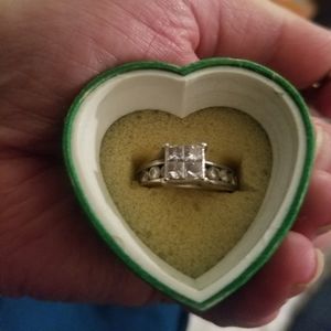 Diamond engagement ring